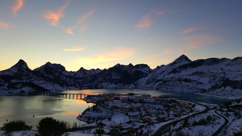Hotel Presa Riaño Eksteriør billede