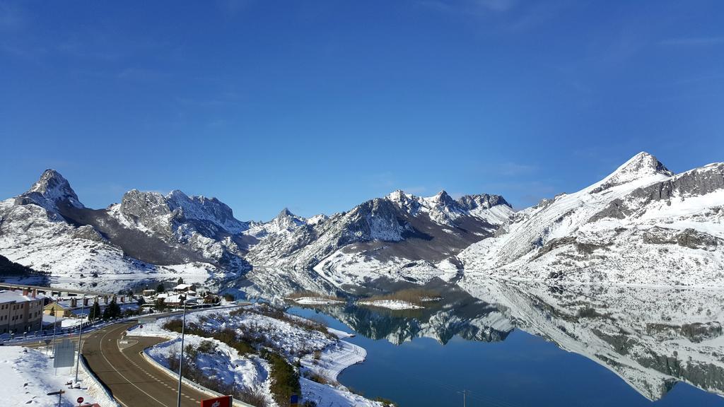 Hotel Presa Riaño Eksteriør billede